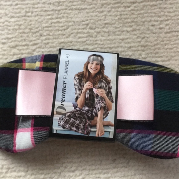 NWT Victoria’s Secret flannel pajama set eye mask - Picture 5 of 5